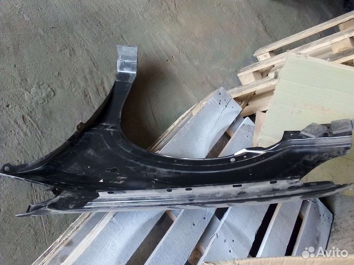 Крыло правое переднее на opel zafira