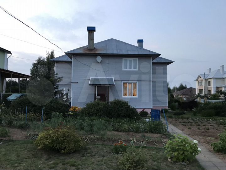 Дом 175 м² на участке 12,7 сот.