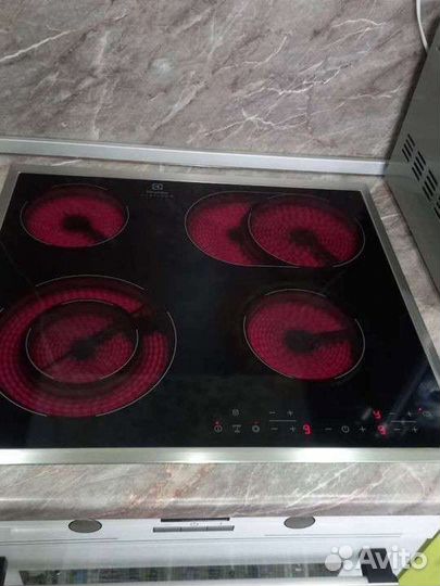 Варочная панель электрическая electrolux