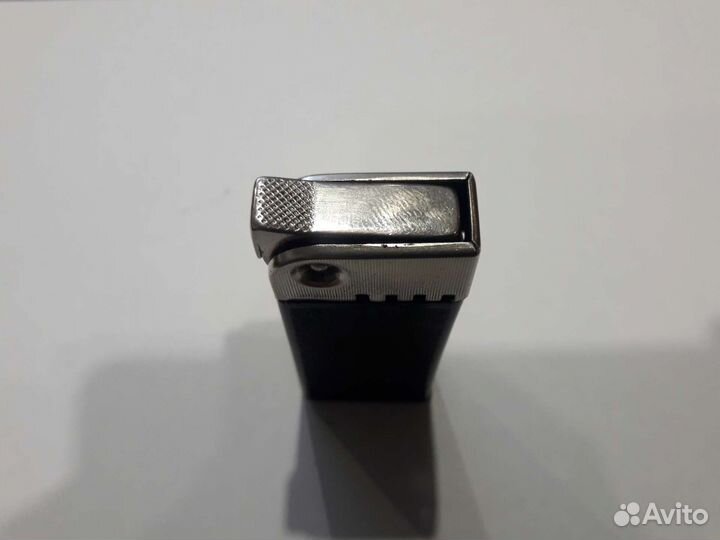 Бензиновая зажигалка