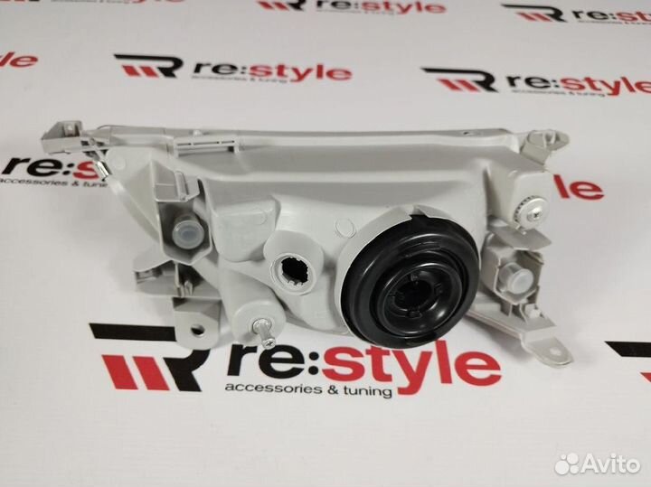 Фара Toyota Corona Premio 210 98-01 Левая N2311