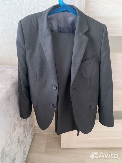 Школьный костюм для мальчика 134 серый