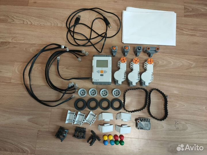 Lego Mindstorms NXT 2.0 электроника + россыпь