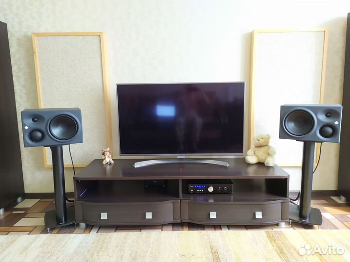 Продаю студийные активные мониторы Neumann KH 310