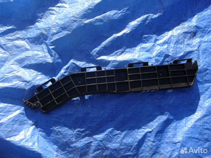 Крепление бампера заднее левое Lexus Rx450H GYL16