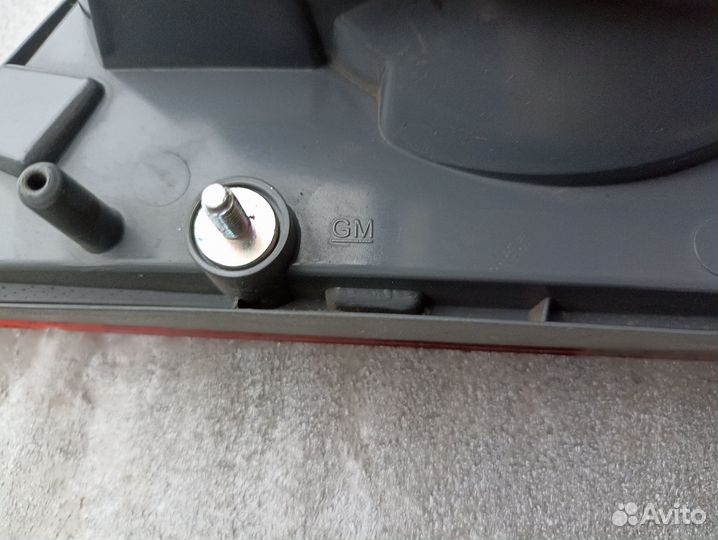 Фонарь крышки багажника правый Chevrolet Cruze