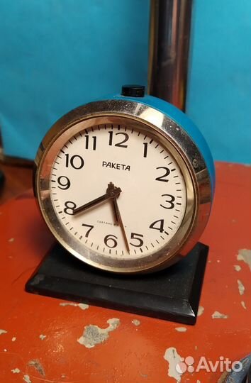 Часы-будильник Ракета