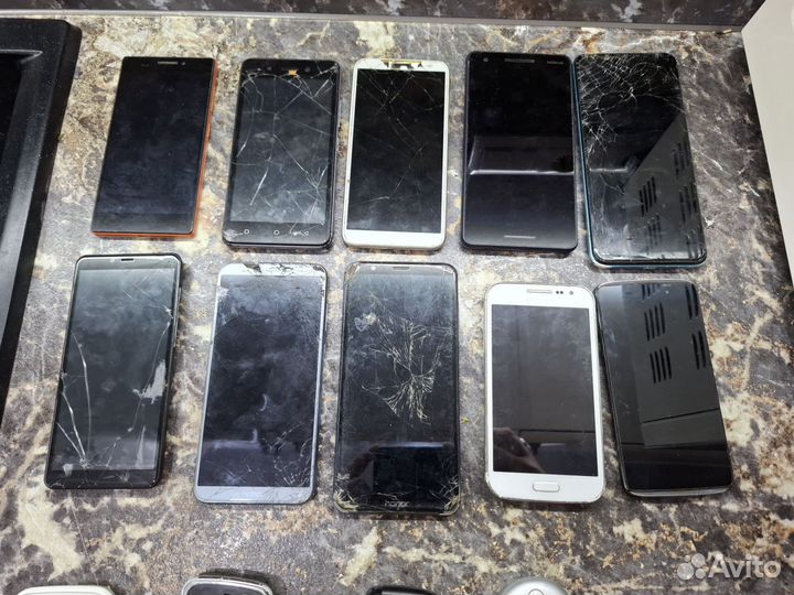 Телефоны одним лотом