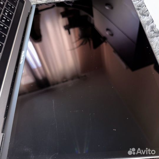 Macbook pro 13 2017 touch bar 8gb 256