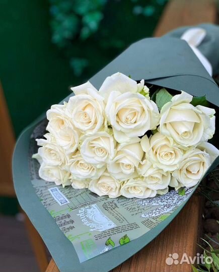 Розы белые Avalanche Букеты доставка