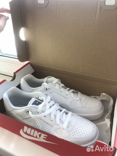 Кроссовки женские nike