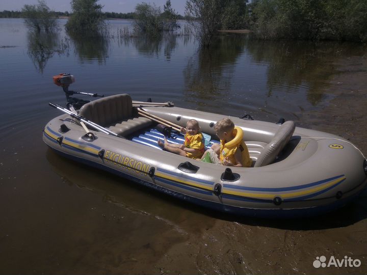 Надувная лодка Intex Excursion 5
