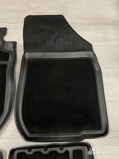 Оригинальные комбинированные ковры LADA Largus