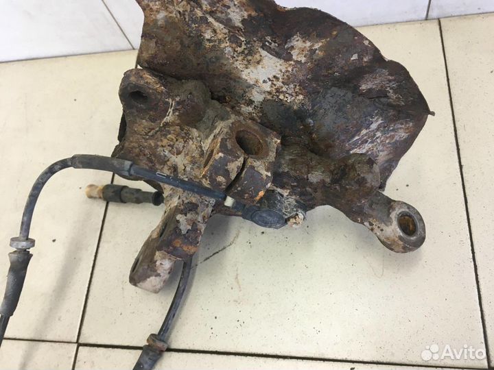 Кулак поворотный передний левый Omega B 1994-2003