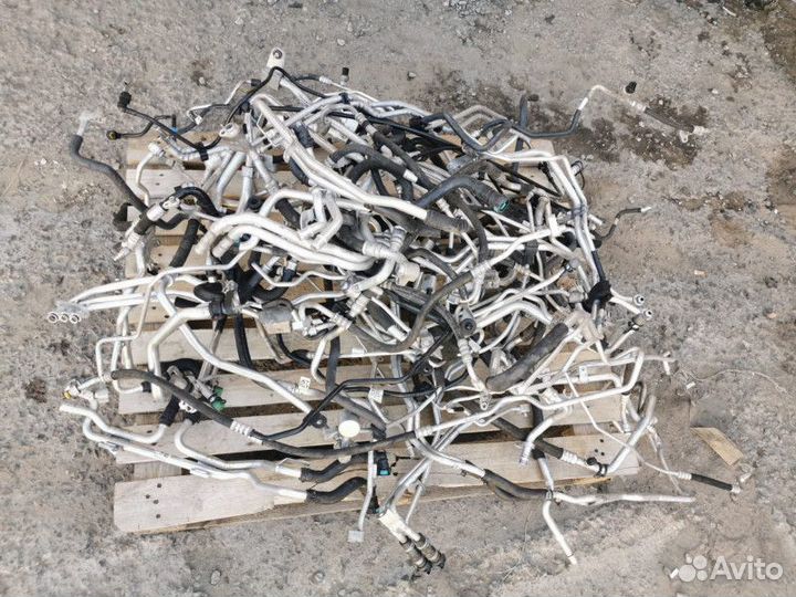 Трубка кондиционера Land Rover Discovery 5 2020