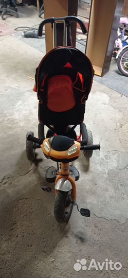 Детский велосипед с ручкой