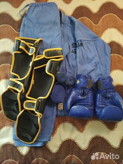 Кимоно, щитки, перчатки, бинты