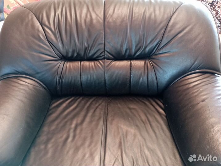 Кресло кожаное
