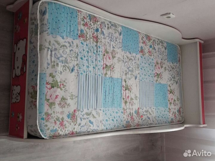 Детская кровать Hello Kitty