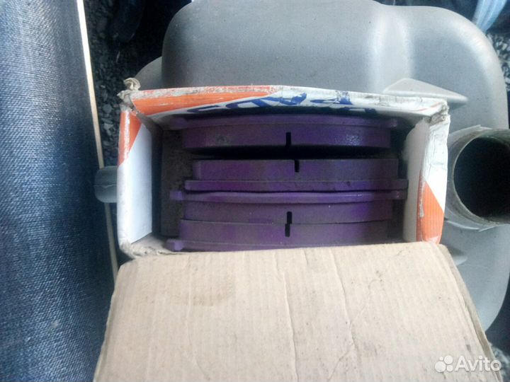 Колодки на грузовик исузу и ниссан