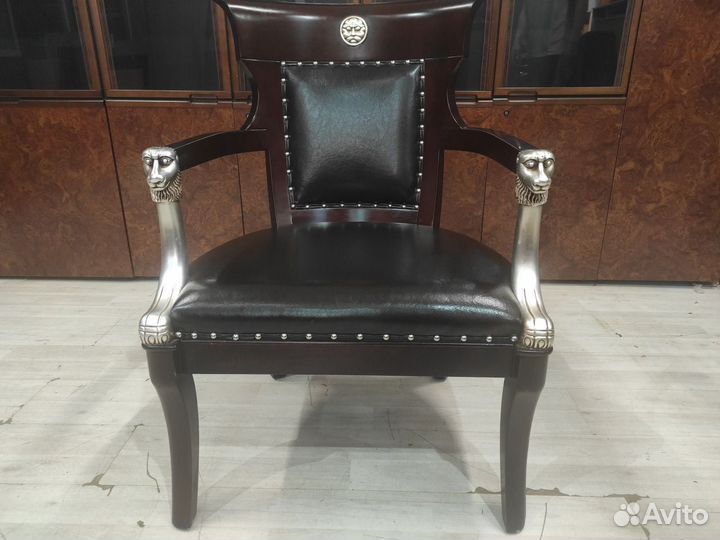 Кресло для переговоров (кож.зам/дерево) б/у