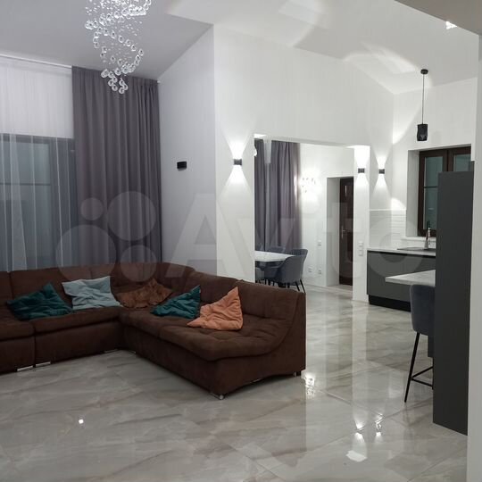 Коттедж 312 м² на участке 42,5 сот.