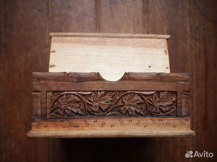 Сигаретница дерево резная