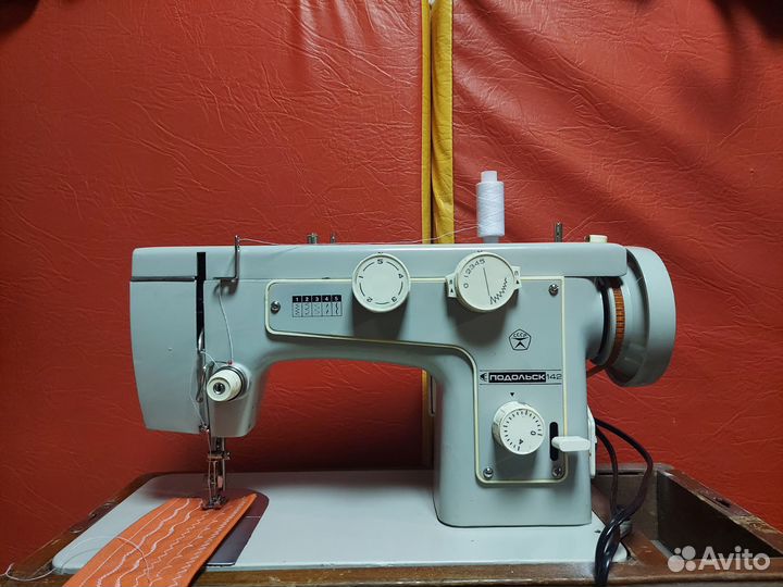Швейная машина Подольск 142