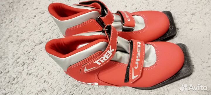 Продам лыжные ботинки