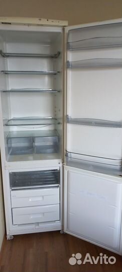 Холодильник Snaige