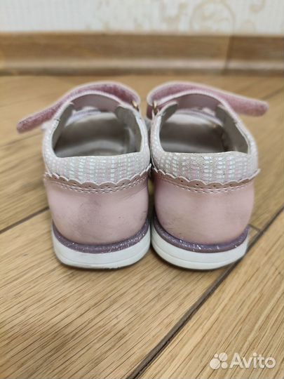 Сандалии для девочки Kapika 27 размер