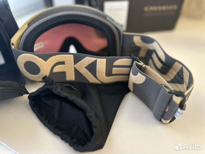 Горнолыжные очки oakley новые оригинал