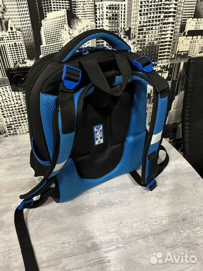 Рюкзак школьный