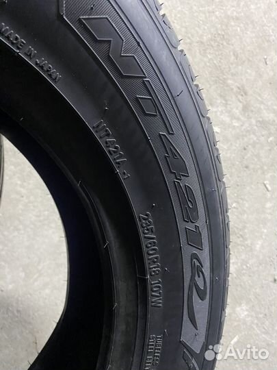 Nitto NT421Q 235/60 R18 107W