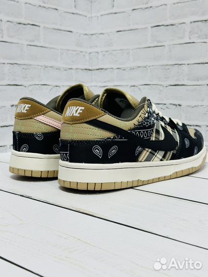 Кроссовки великаны Nike sb dunk low pro