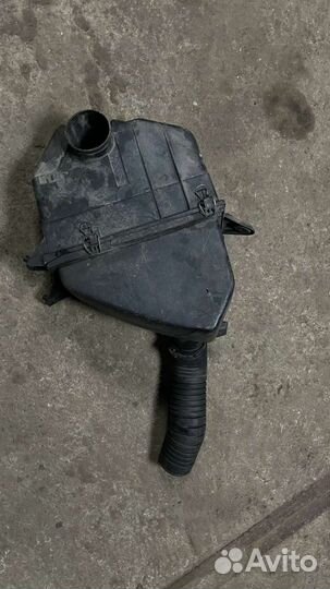 Корпус воздушного фильтра Audi 100 2.6