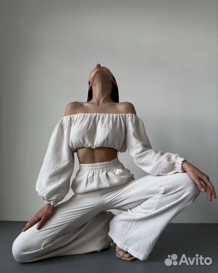 Летний брючный костюм