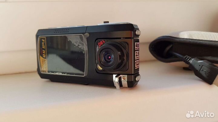 Продаю б/у видеорегистратор в отличном состоянии