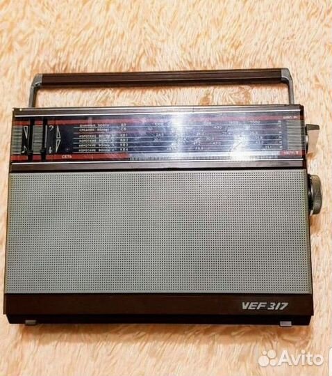 Советские Радиоприемники и Кассетные Магнитофоны