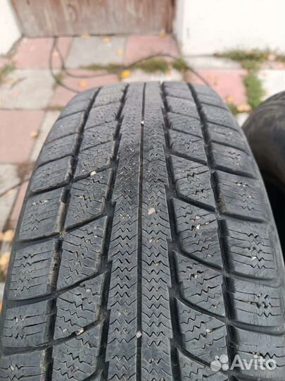 Triangle TR777 215/70 R16 104Q