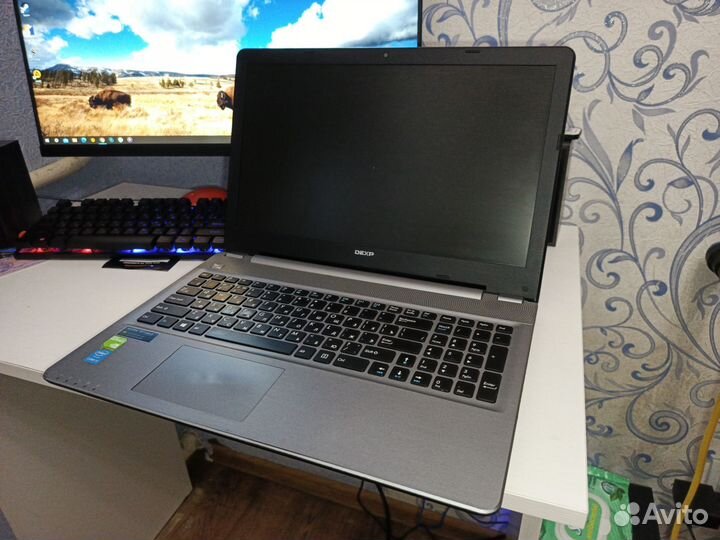 Ноутбук 15.6 dexp Atlas H139