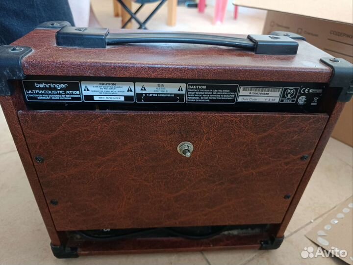 Комбоусилитель behringer 20 Вт