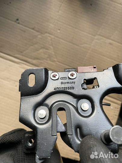 Замок капота Audi A6 C5