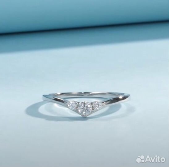 Кольцо женское с бриллиантом-Муассанитом