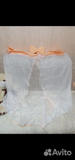 Детская кроватка с маятником и комодом