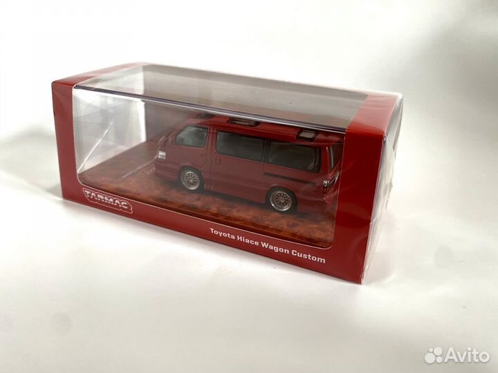 Модель Tarmac 1 64 Toyota Hiace Wagon Custom