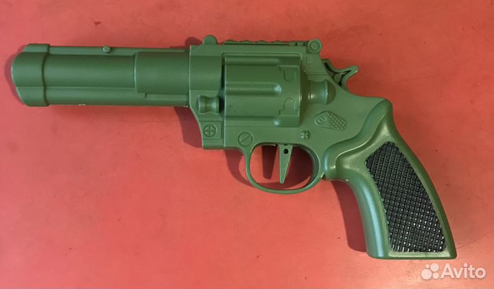 Игрушечный пистолет