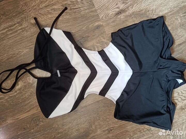 Купальник женский 42 44 новый