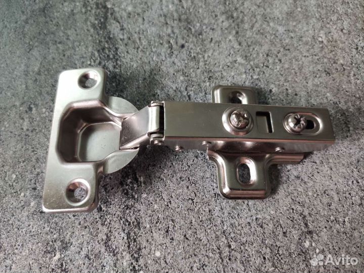 Мебельная петля с доводчиком