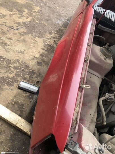 Передние крыло на opel kadett 1986г